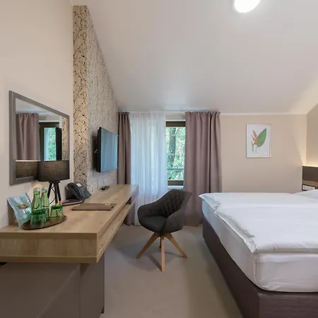 Panska Zahrada 4* Dobrichovice