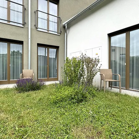 Panska Zahrada Dobřichovice