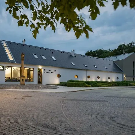 Panska Zahrada Dobřichovice